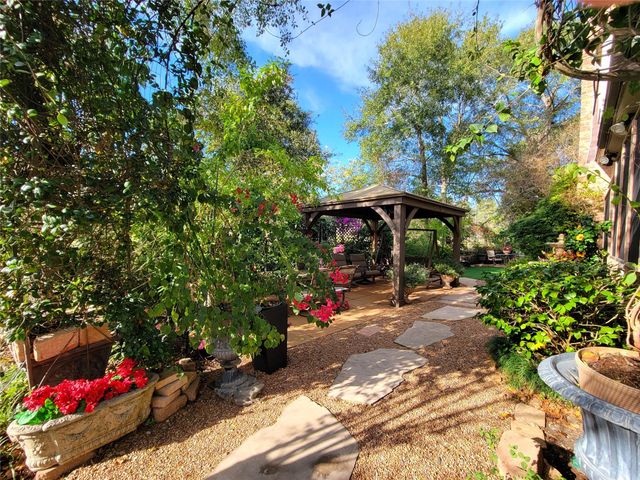 709 Palmer Drive, Conroe, TX 77302