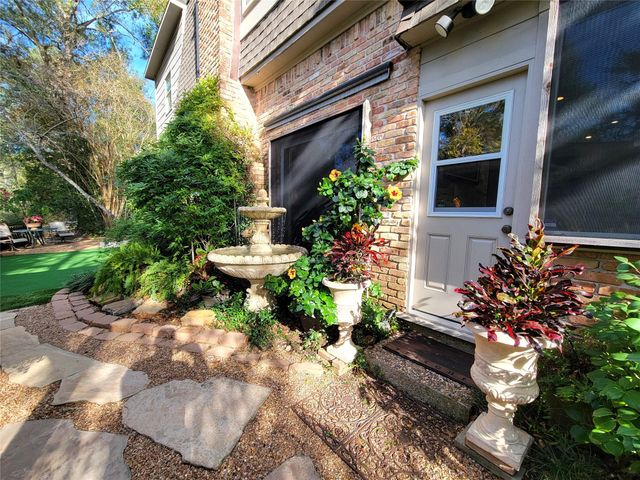 709 Palmer Drive, Conroe, TX 77302