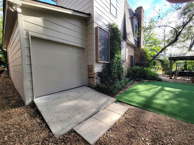 709 Palmer Drive, Conroe, TX 77302