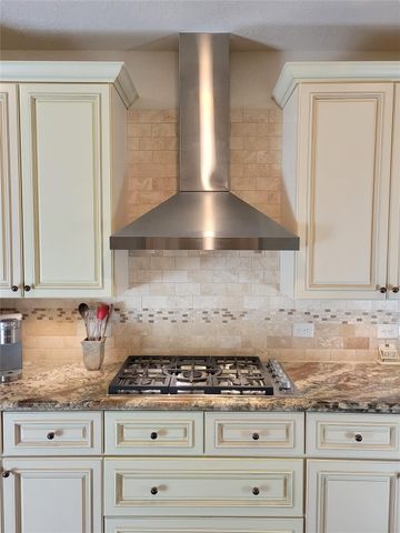 709 Palmer Drive, Conroe, TX 77302