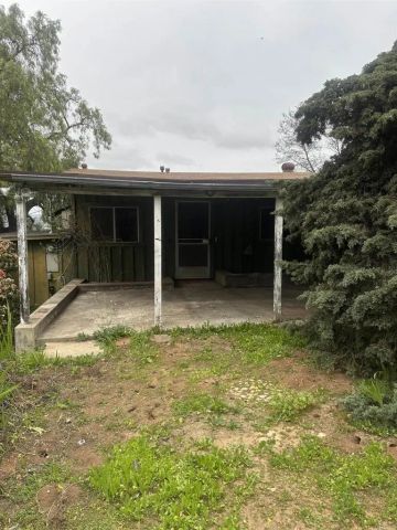 9160 Ivy Lane, Spring Valley, CA 91977