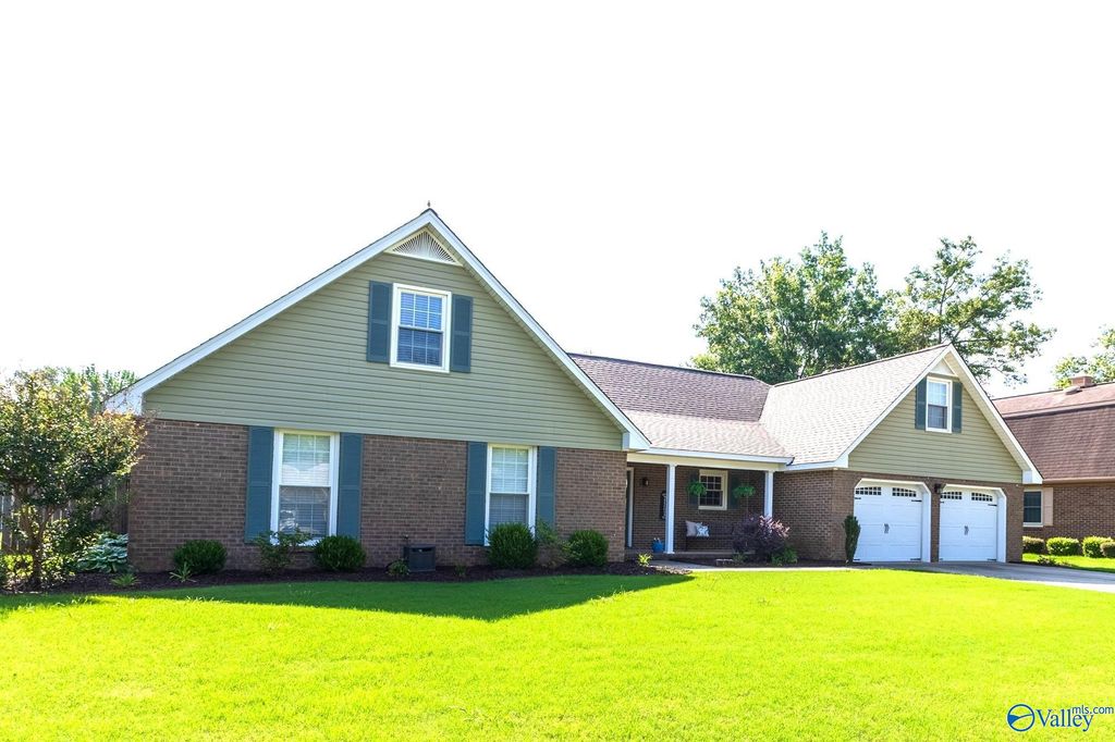 2003 Lancaster Avenue, Decatur, AL 35603
