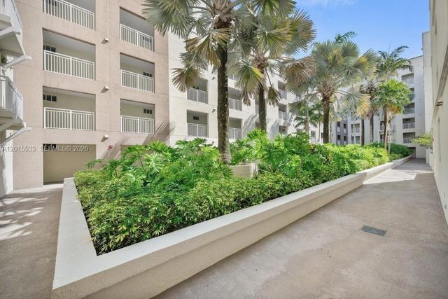 7270 SW 88th St B202, Miami, FL 33156