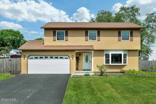 15 Deer Path Drive, Albany, NY 12205