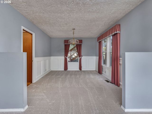 8445 Sw MAVERICK Pl, Beaverton, OR 97008