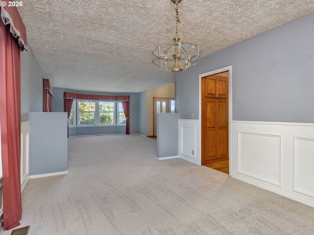 8445 Sw MAVERICK Pl, Beaverton, OR 97008