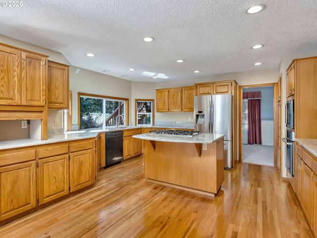 8445 Sw MAVERICK Pl, Beaverton, OR 97008