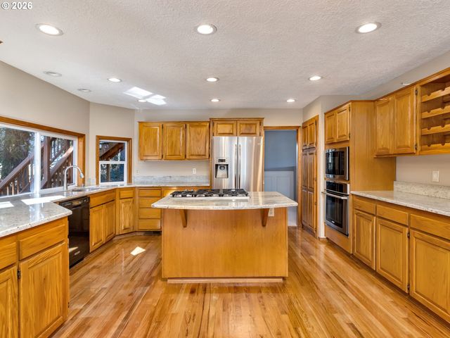 8445 Sw MAVERICK Pl, Beaverton, OR 97008