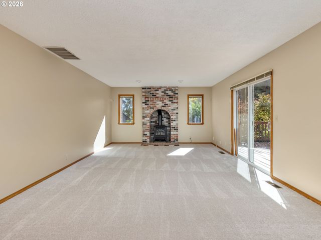 8445 Sw MAVERICK Pl, Beaverton, OR 97008