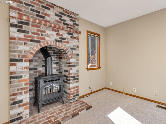 8445 Sw MAVERICK Pl, Beaverton, OR 97008