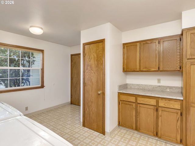 8445 Sw MAVERICK Pl, Beaverton, OR 97008