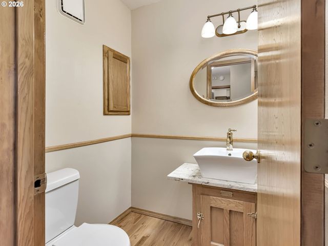 8445 Sw MAVERICK Pl, Beaverton, OR 97008
