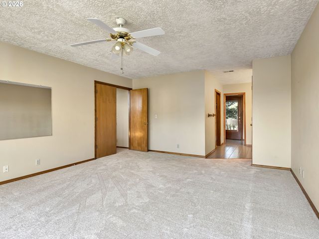 8445 Sw MAVERICK Pl, Beaverton, OR 97008