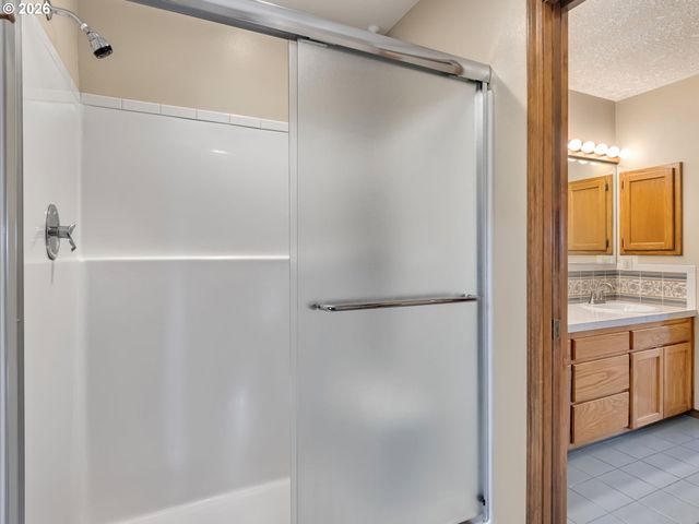 8445 Sw MAVERICK Pl, Beaverton, OR 97008