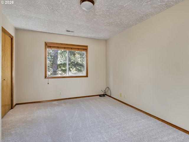 8445 Sw MAVERICK Pl, Beaverton, OR 97008