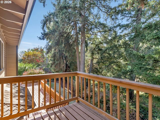 8445 Sw MAVERICK Pl, Beaverton, OR 97008