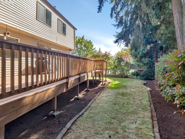 8445 Sw MAVERICK Pl, Beaverton, OR 97008