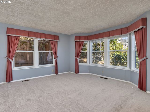 8445 Sw MAVERICK Pl, Beaverton, OR 97008