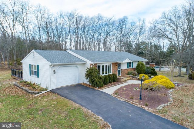 35 GRAVEL PIKE, Red Hill, PA 18076