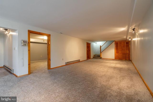 35 GRAVEL PIKE, Red Hill, PA 18076