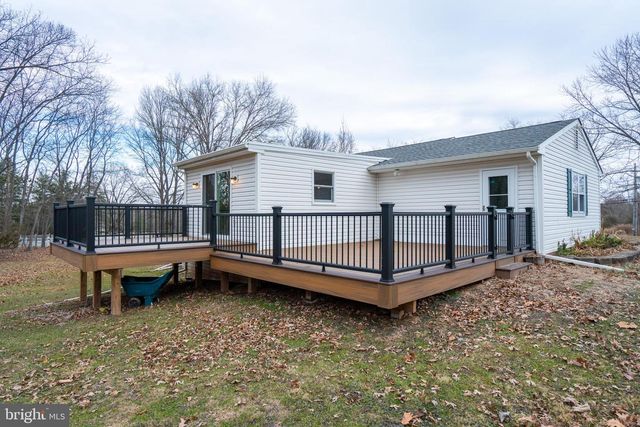 35 GRAVEL PIKE, Red Hill, PA 18076