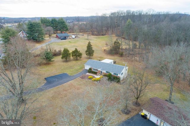 35 GRAVEL PIKE, Red Hill, PA 18076