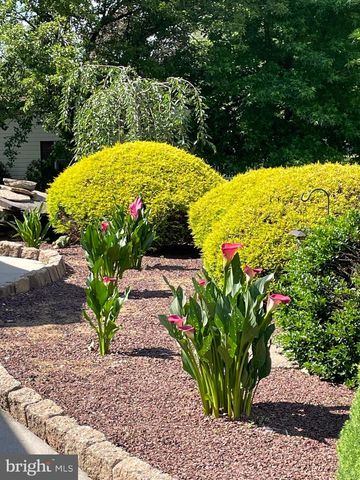 35 GRAVEL PIKE, Red Hill, PA 18076