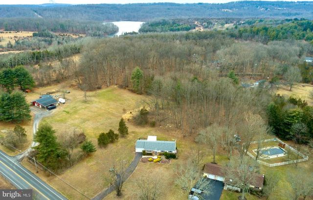 35 GRAVEL PIKE, Red Hill, PA 18076