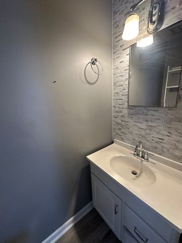 208 Overby Dr, Antioch, TN 37013