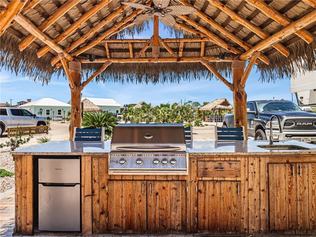 1100 Port St 12, Port Aransas, TX 78373