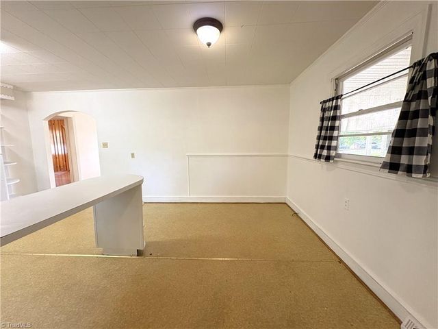 106 N 11th Avenue, Mayodan, NC 27027