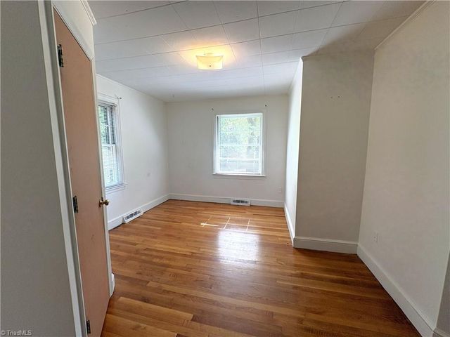 106 N 11th Avenue, Mayodan, NC 27027