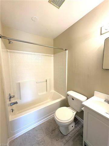 106 N 11th Avenue, Mayodan, NC 27027