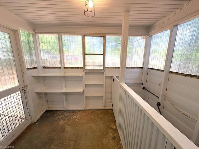 106 N 11th Avenue, Mayodan, NC 27027