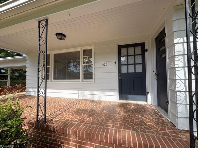 106 N 11th Avenue, Mayodan, NC 27027