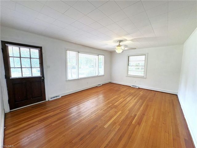 106 N 11th Avenue, Mayodan, NC 27027