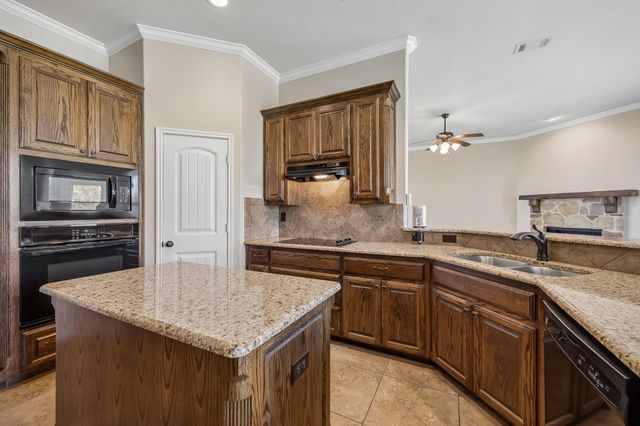 117 Thames Circle, Waxahachie, TX 75165