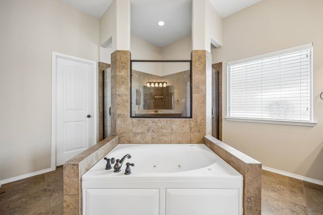 117 Thames Circle, Waxahachie, TX 75165