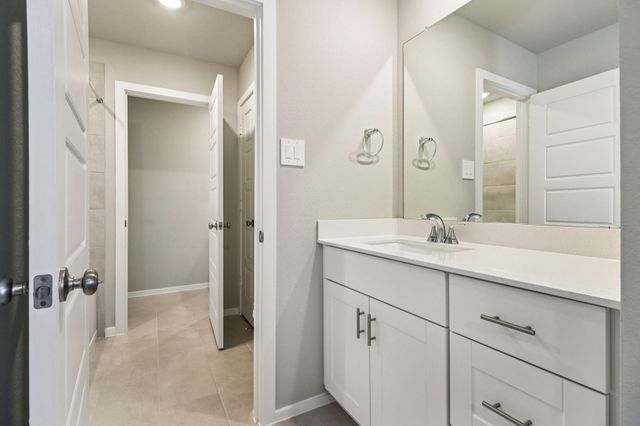5109 Redbud Valley Drive, Pearland, TX 77584