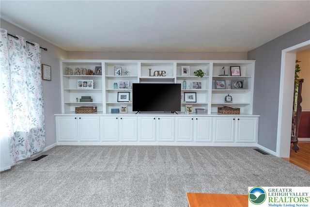 9498 Upper Little Creek Road, Lower Mt Bethel Twp, PA 18013