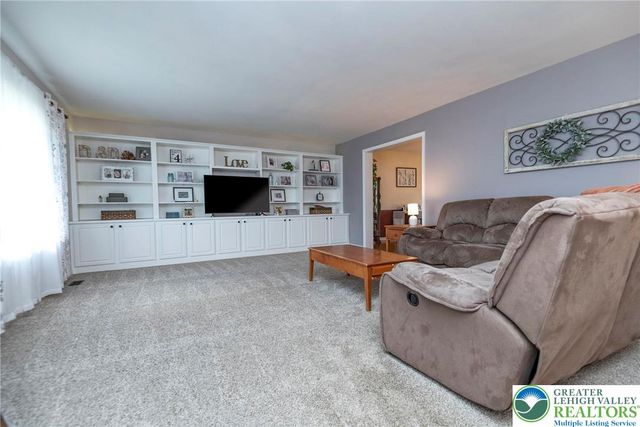 9498 Upper Little Creek Road, Lower Mt Bethel Twp, PA 18013