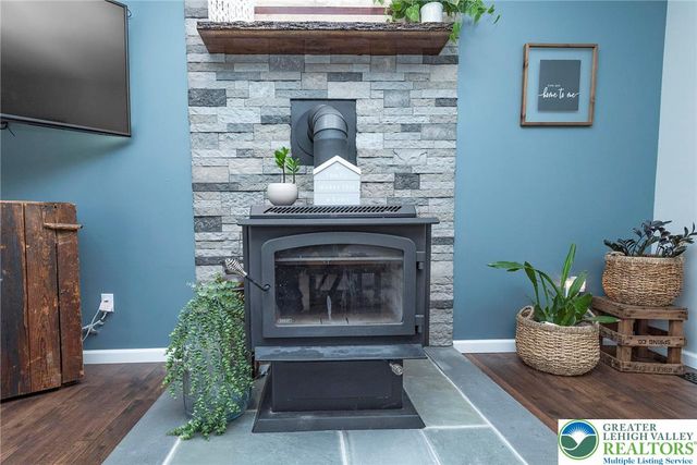 9498 Upper Little Creek Road, Lower Mt Bethel Twp, PA 18013