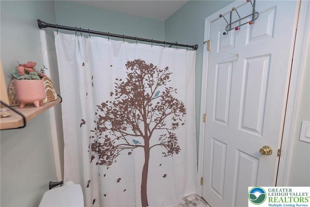 9498 Upper Little Creek Road, Lower Mt Bethel Twp, PA 18013