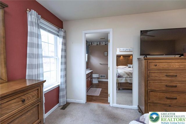 9498 Upper Little Creek Road, Lower Mt Bethel Twp, PA 18013