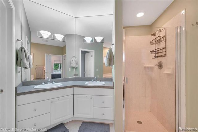 1518 Wildwood Court, Flint, MI 48532