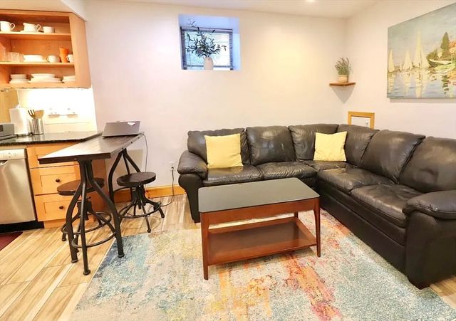 182 Babcock 1R, Brookline, MA 02446