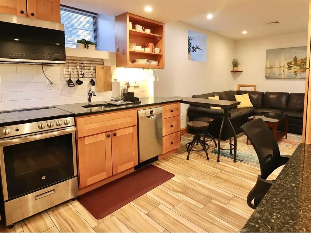 182 Babcock 1R, Brookline, MA 02446