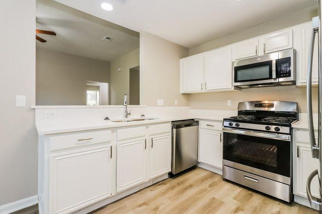 4509 Fox Run Street, Pearland, TX 77584