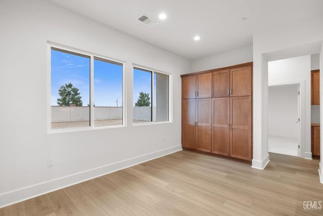 3703 Pathway Court, Bakersfield, CA 93311