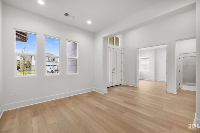 3703 Pathway Court, Bakersfield, CA 93311